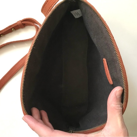 Madewell The Dakota Leather Shoulder Bag In Burnt Ember - Picture 4 of 5